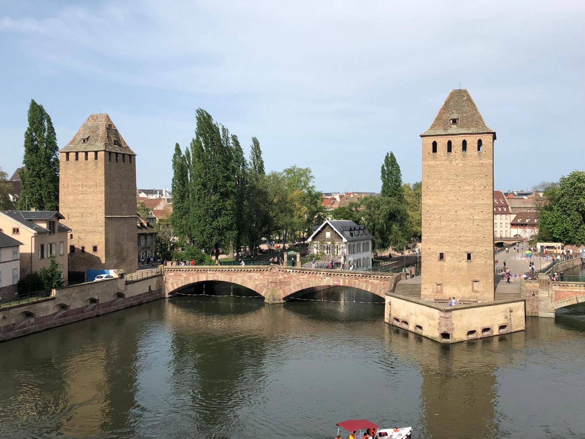 Luminous Apartment In Kehl Near Strasbourg, Conveniently Located Next To A Tram Stop With Direct Access To Strasbourg City Centre ภายนอก รูปภาพ