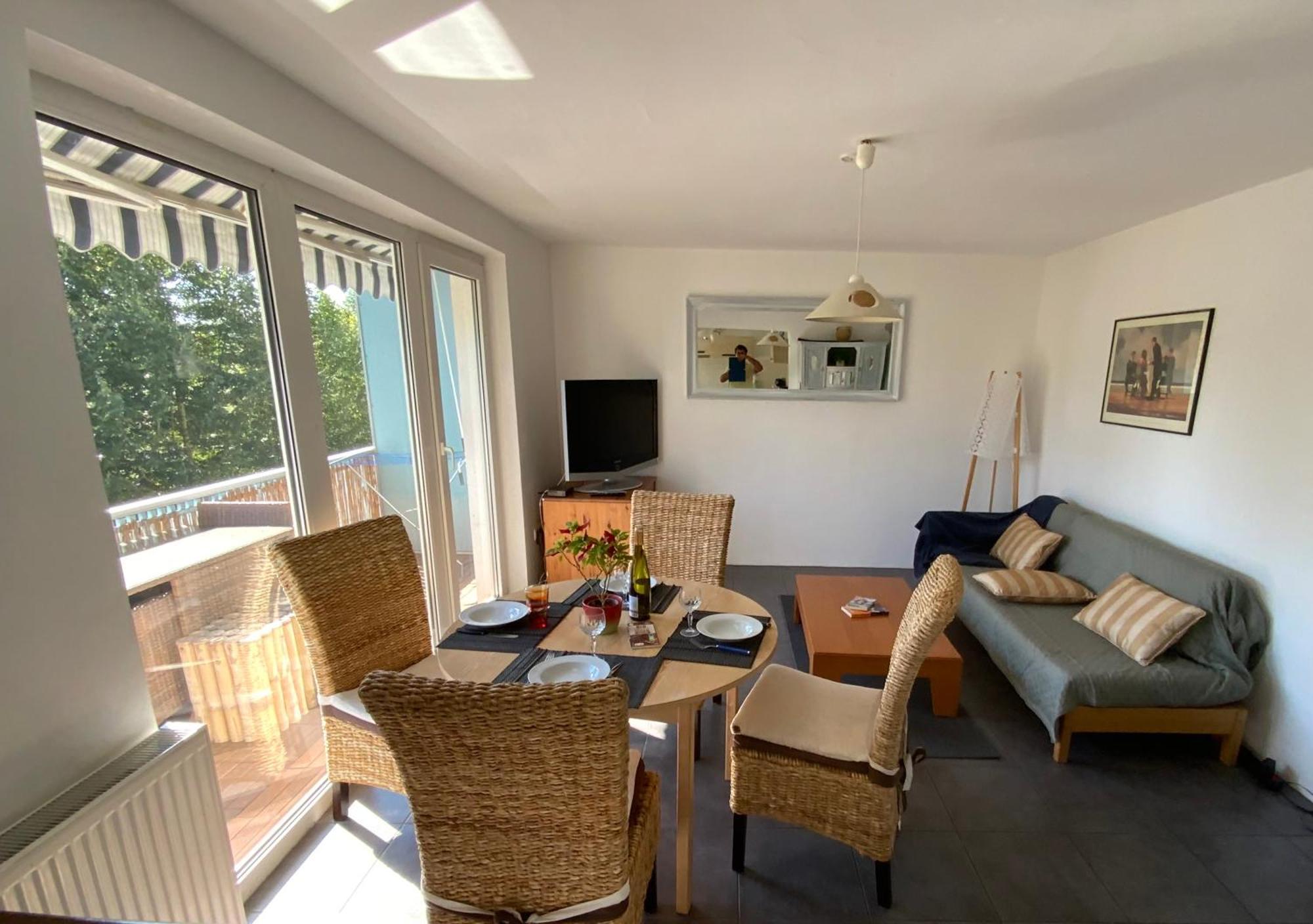 Luminous Apartment In Kehl Near Strasbourg, Conveniently Located Next To A Tram Stop With Direct Access To Strasbourg City Centre ภายนอก รูปภาพ