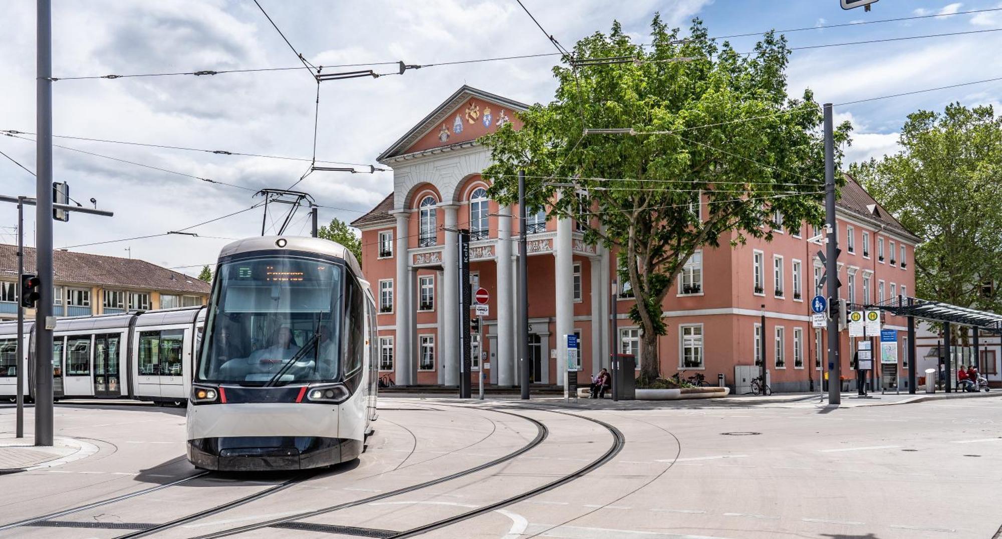 Luminous Apartment In Kehl Near Strasbourg, Conveniently Located Next To A Tram Stop With Direct Access To Strasbourg City Centre ภายนอก รูปภาพ